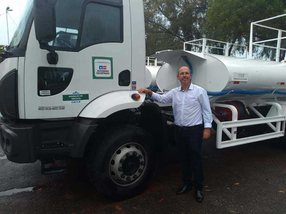 Prefeito Oziel foi a Salvador para trazer novos maquinários através do CIMA